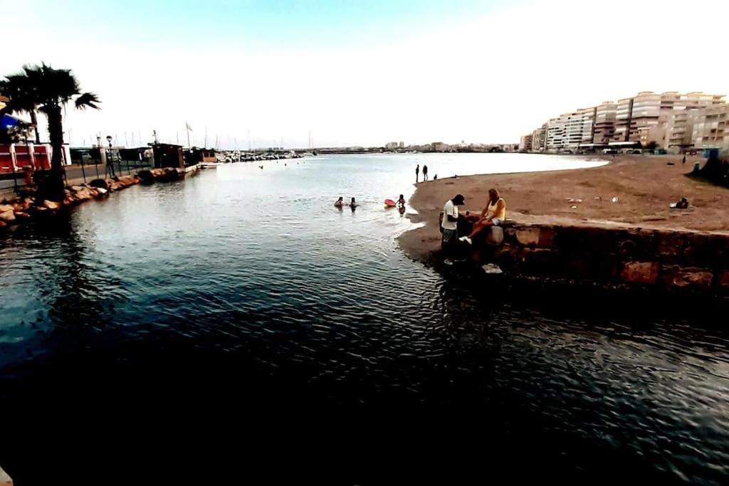 Ferienwohnung Adventure Harbour Torrevieja Exterior foto
